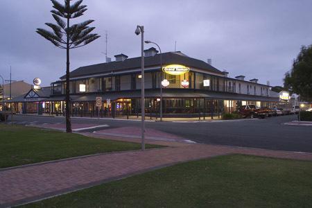 פורט לינקולן Grand Tasman Hotel מראה חיצוני תמונה